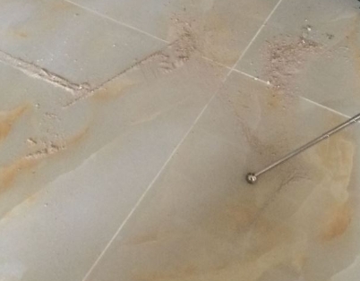 鹤峰瓷砖空鼓维修公司分享粘合剂选择不当在瓷砖铺贴过程中可能导致以下问题